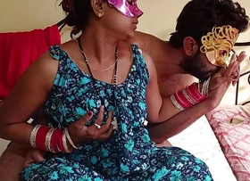 Dost ki Bahn Ko ghar Par Bulakar Pela- desi indian stepsister kissed and fucked.