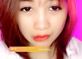 Idol Dâu Ngồi móc lồn trên livestream