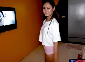 Thai amateur bar girl made a sex tape