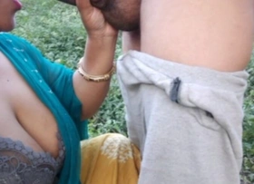 Desi jungle bhabhi played dirty distraction of sex with a boy in the jungle and including did blowjob.