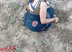 Bhabhi ki khet me chufayi, the Indian housewife sex involving field.