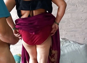 Hawt sexi bhabhi ki sari me dogs style me chudai