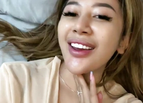 Saleable indonesian girl caught masturbate in apartment