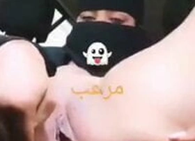 Saudi unladylike keep to intercourse cam