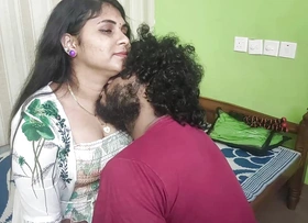 Vaishnavy and Sharun Raj hot Bristols romance, Mallu Team of two hot Bristols kiss, Team of two hot Bristols press, Mallu Bristols press romance