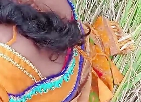 Dhan ki khet me chudai kiya desi bhabhi ko