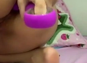 Awek alim pakai dildo