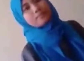 Tudung biru blowjob comel