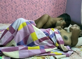 Midnight sexy sex with chunky boobs bhabhi! Indian sex
