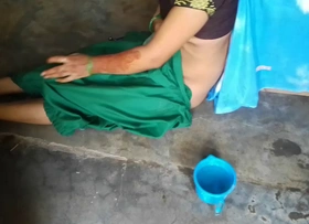 Desi bhabhi illegality unconnected up dewar during drop off to sleep black pussy